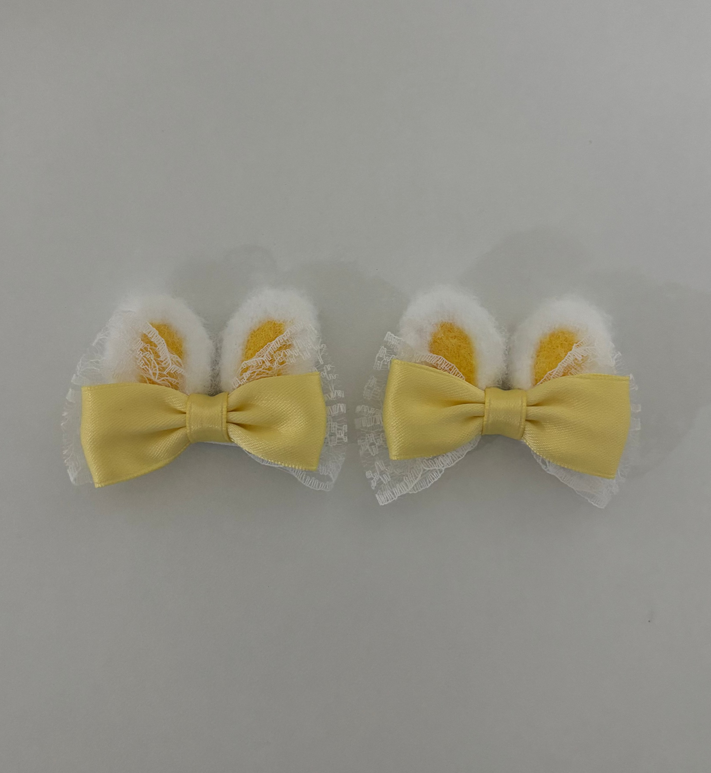 Yellow bunny ear piggies